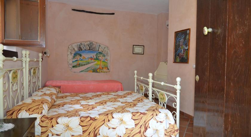 Agrestis Domus Pensionat San Giovanni a Piro Rum bild