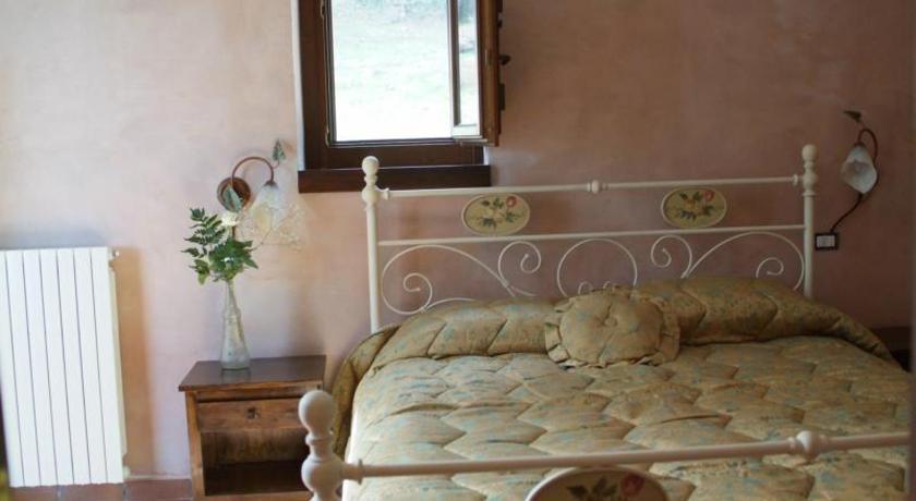 Agrestis Domus Pensionat San Giovanni a Piro Rum bild